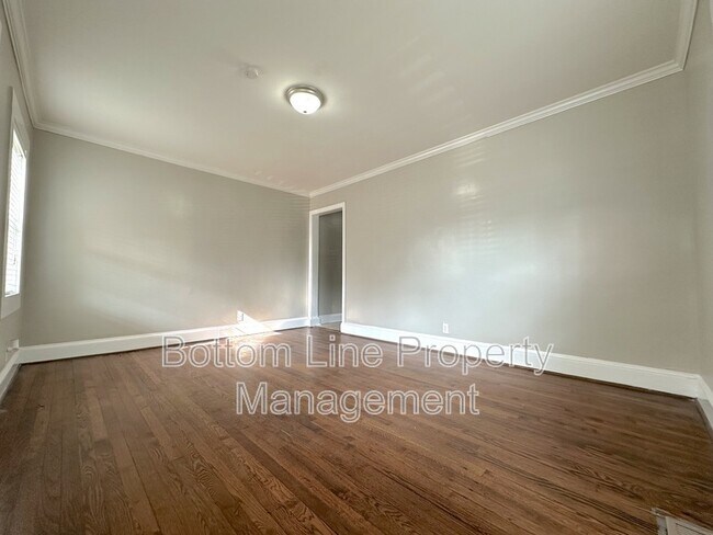 Photo - 1823 Union St