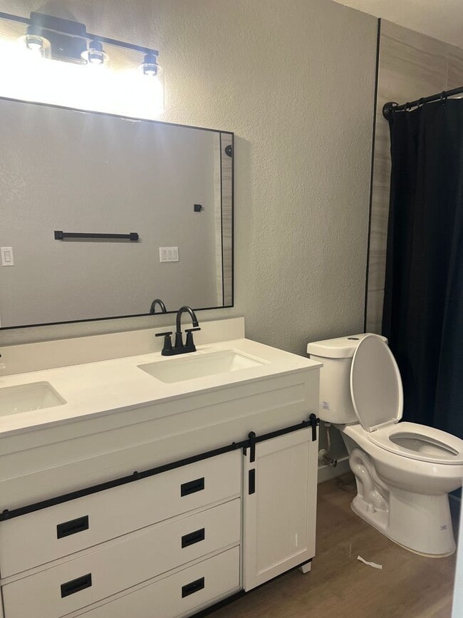 Photo - ? Fully Remodeled 2 Bed / 1 Bath Duplex – $200 off First Month Move-In Ready ?