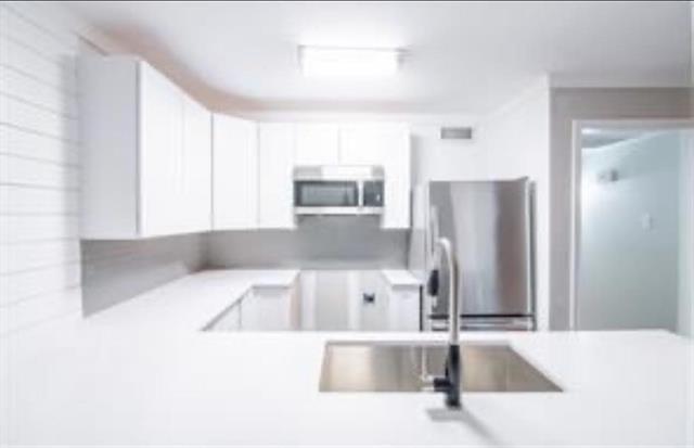 Building Photo - 5808 Sandhurst Ln Unit A Rental