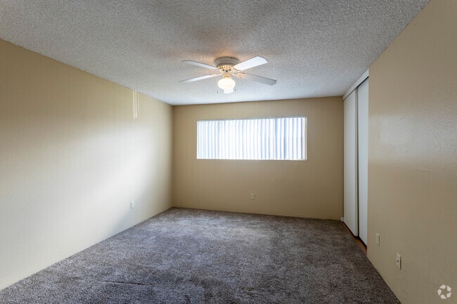 1 BR, 1 BA - 690 SF