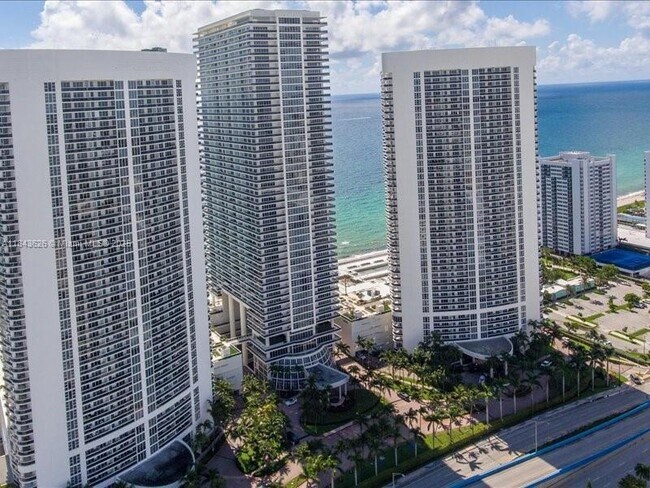 Building Photo - 1800 S Ocean Dr Unit 3707 Rental