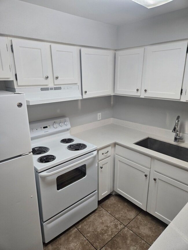 Photo - 639 S Main St Unit 663