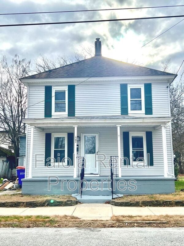 Building Photo - 319 Maurice St