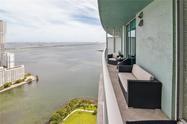 Building Photo - 1900 N Bayshore Dr Unit 3806 Rental