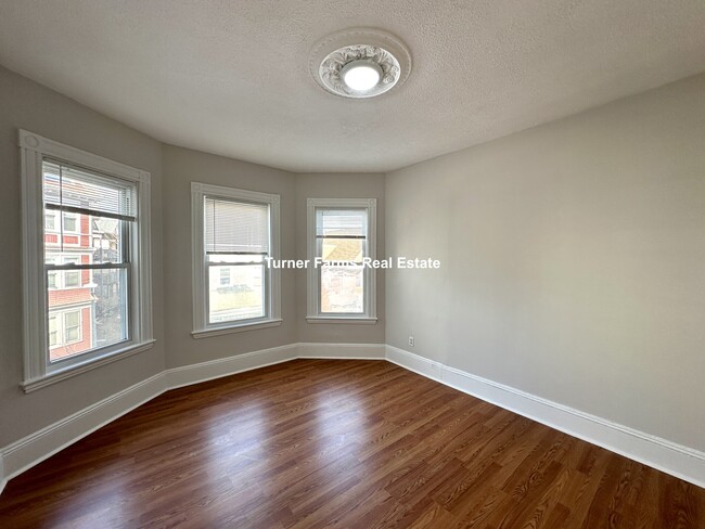 Photo - 64 Hillside St Apartments Unit 2