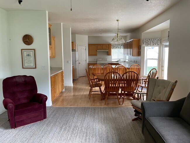 1340 N 1300 E St