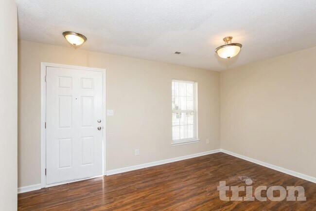 Photo - 3323 Mazen Ct