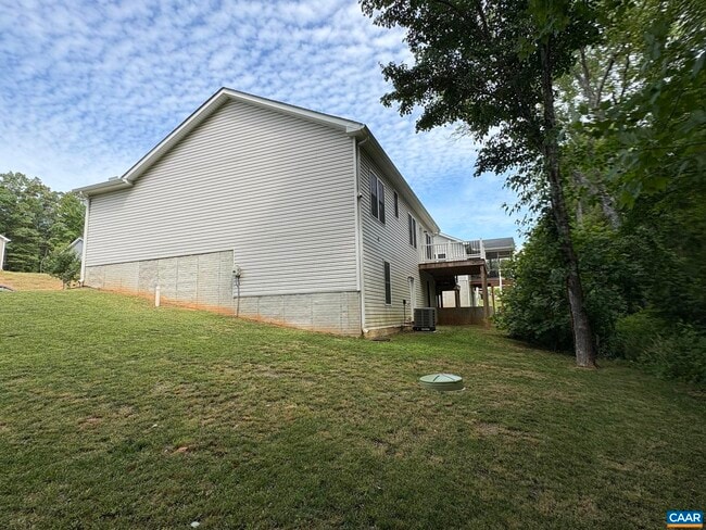 Photo - 275 Barrington Dr