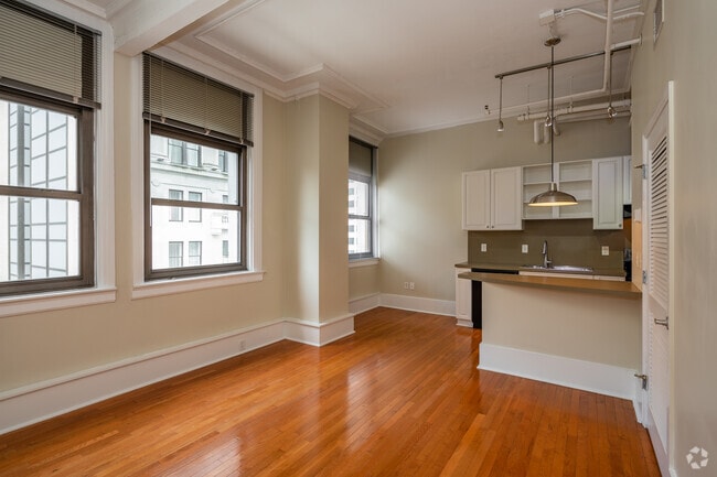 1BR, 1BA - A2 - 674SF - Living Room