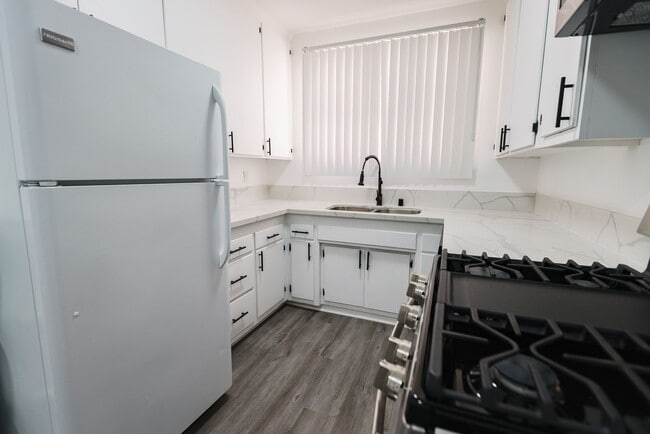 Photo - 410 Veteran Avenue