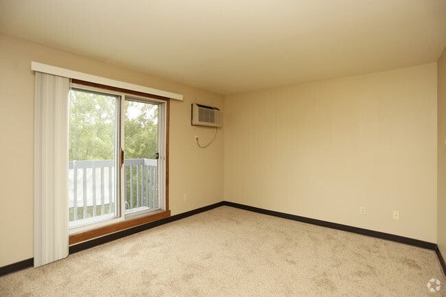 living room - Woodfield Commons