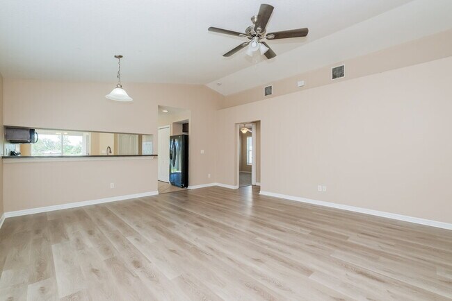 Photo - 1010 Larwood Pine Dr