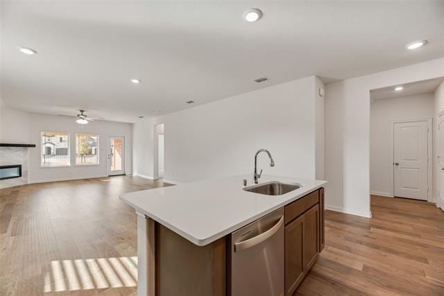 Photo - 1910 Blackbird Ln