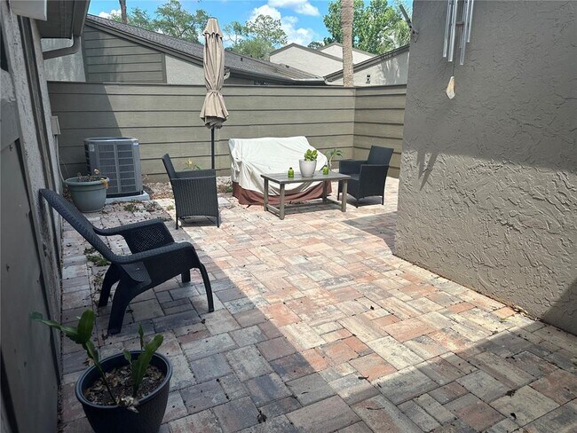 Photo - 435 Meadowood Blvd
