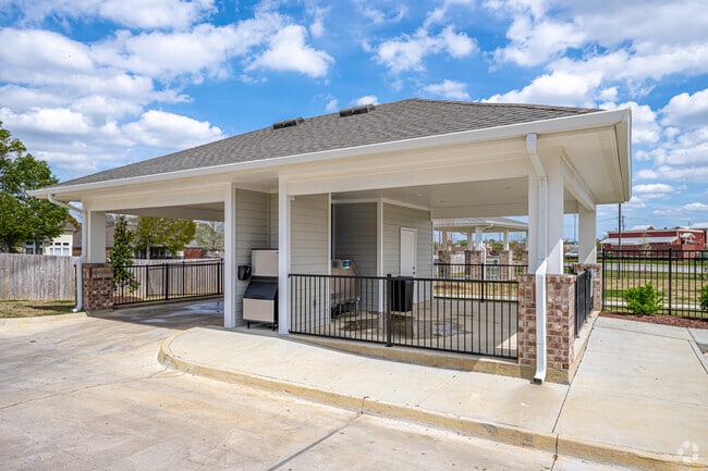 Car Wash & Dog Wash Station - The Waters At Millerville Rental