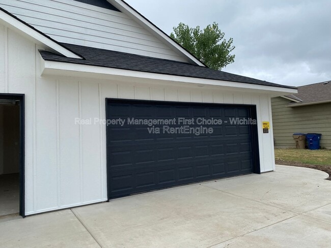 Building Photo - 3318 W 45th St S