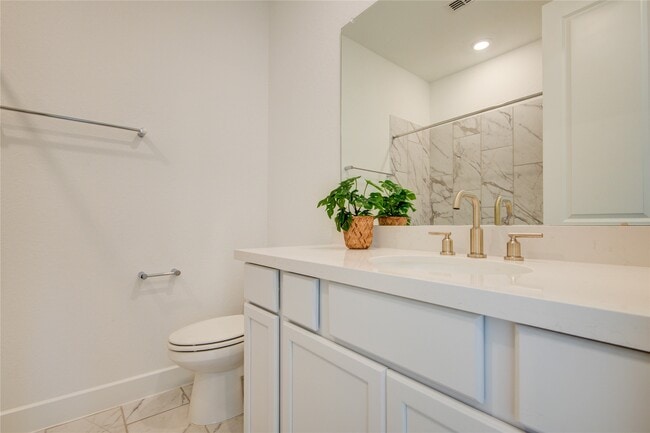 Photo - 21803 Fitzroy Mnr Ln