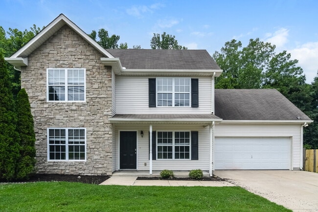 Building Photo - 145 Lyndhurst Dr