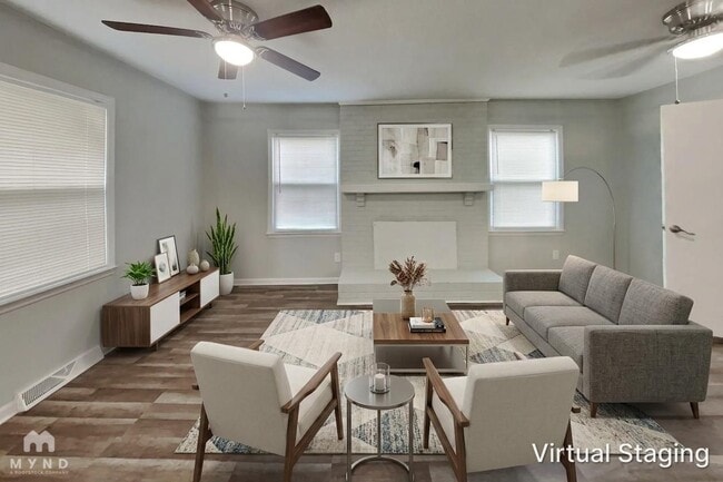 Photo - 547 Whitethorn Dr