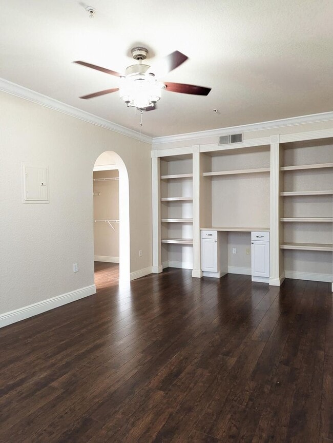 Photo - Huge Updated Studio! 818 square feet! Must see to appreciate. Includes washer/dryer