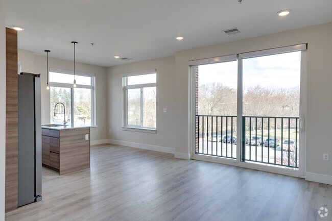 2BR, 2BA - 920SF - Living Room
