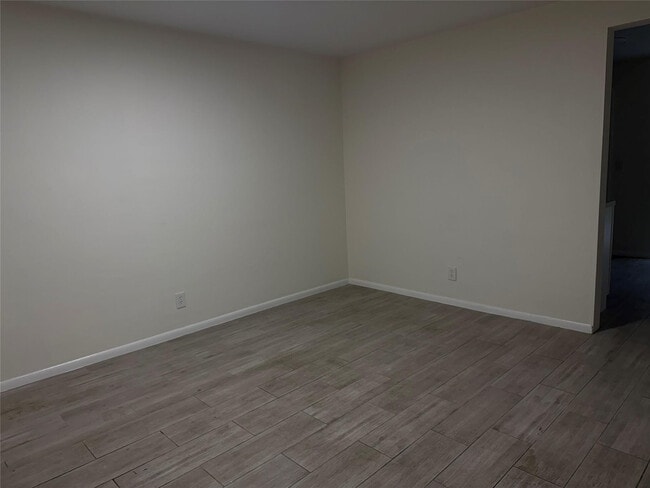 Photo - 9460 SW 52nd St