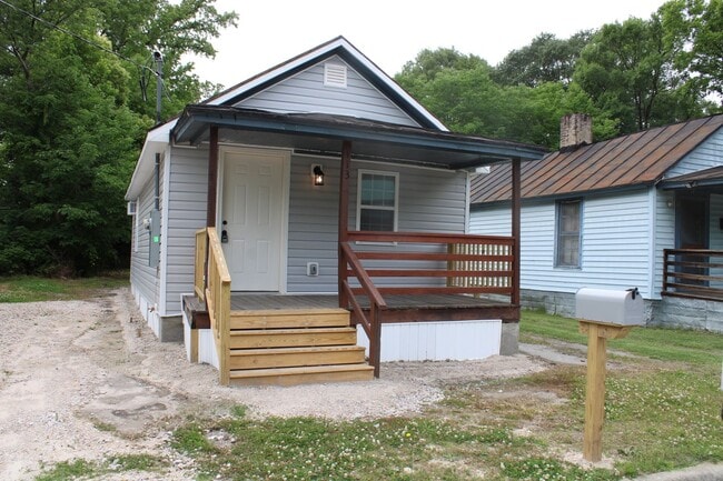 113 East St E