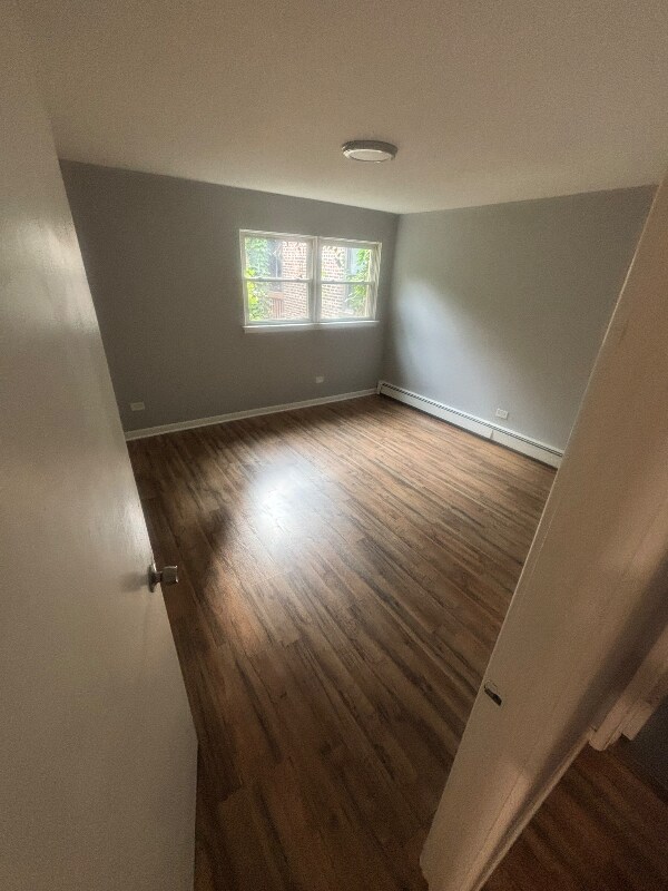 Photo - 7455 S Saginaw Ave Unidad 3c