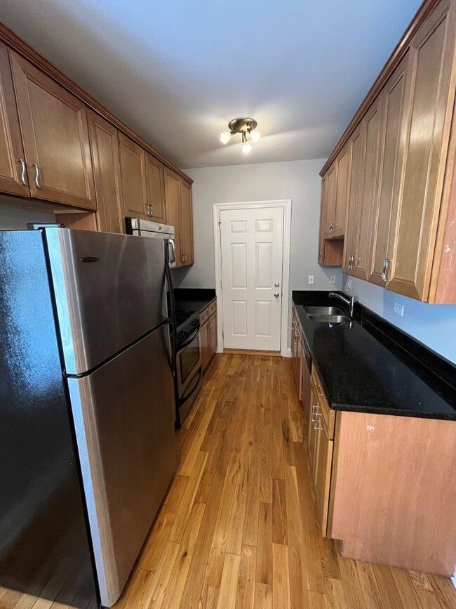 Photo - 4548 W George St Unit 3