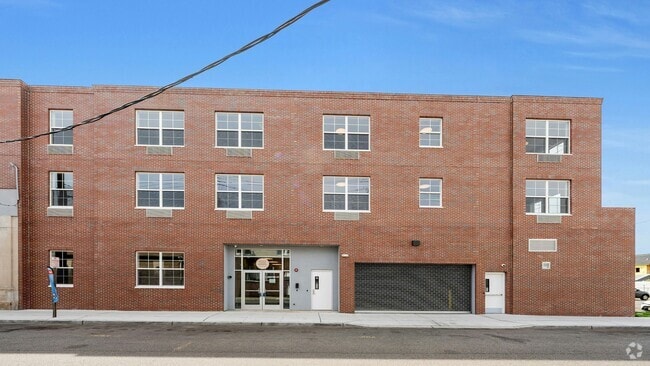 Building Photo - 1 Center St Unit 102 Rental