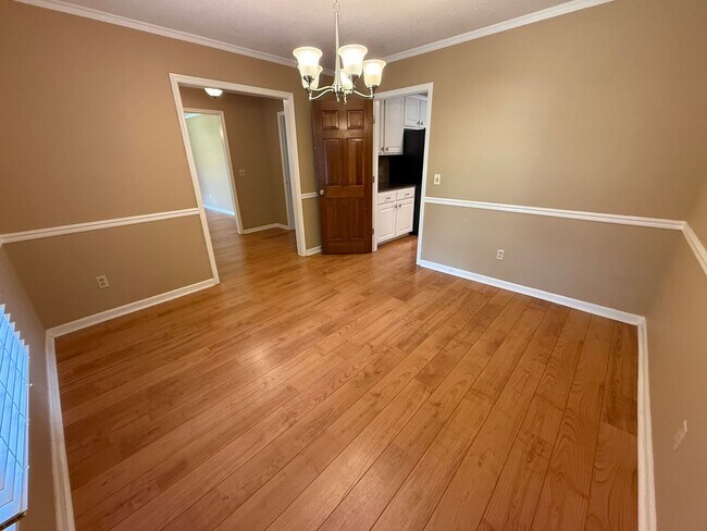 Photo - 4 Bedroom Brick Home in Alice Drive Area!