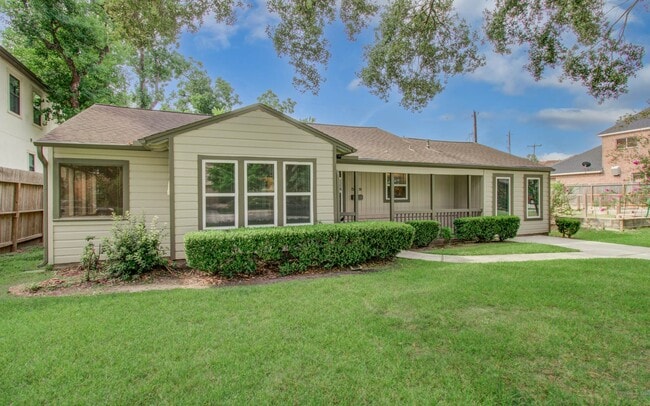 Building Photo - 5519 Huisache St Rental