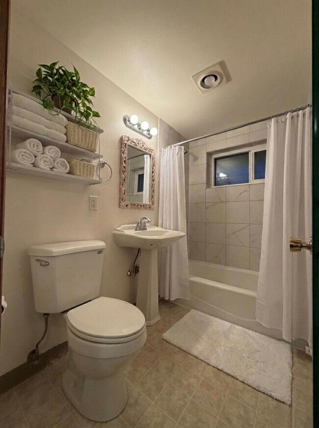 Photo - 808 Ryan Ave