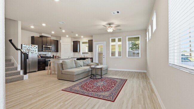 Photo - 1525 Blue Acer Dr