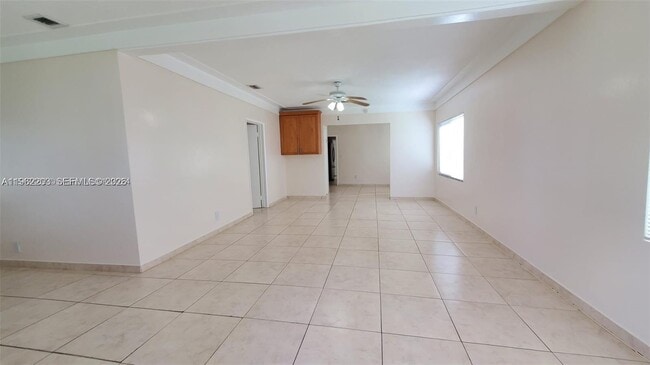 Photo - 2124 Scott St