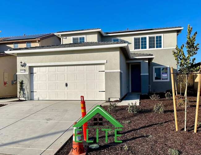 Building Photo - Impeccable 3-Bedroom, 2-Bath Home in the H...