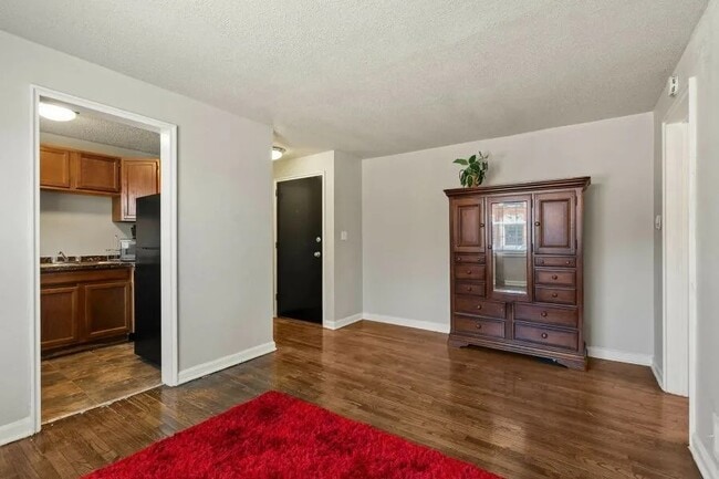 Plaza Hill Manor Apartments