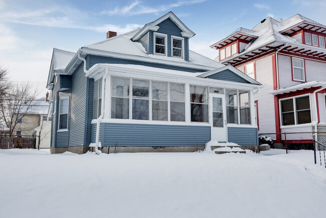 4BD 2BA House. Refurbished, large house, g... - 4BD 2BA House. Refurbished, large house, g...