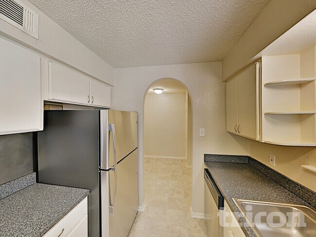 Photo - 204 NW Jayellen Ave
