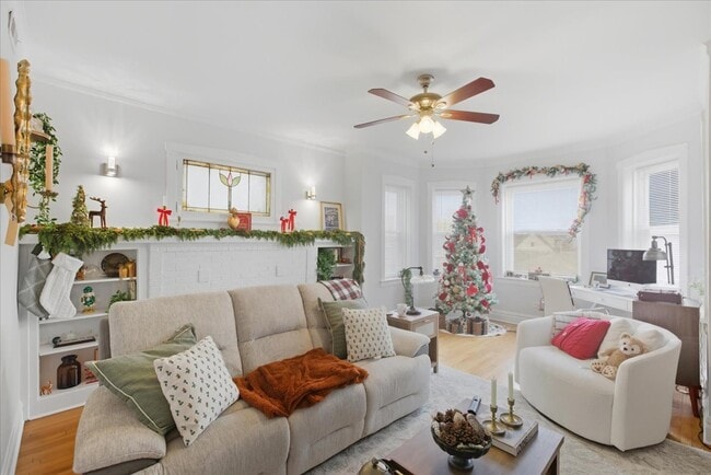 Photo - 1123 N Christiana Ave Unit 2S