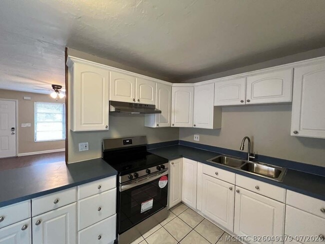 3701 SW 58th Terrace