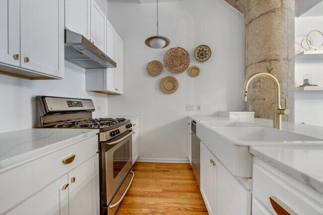 Photo - 1151 W 15th St Unit 136