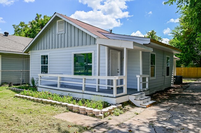 Building Photo - 4714 Nichols St