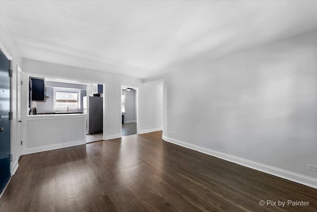 2715 W Berwyn Ave