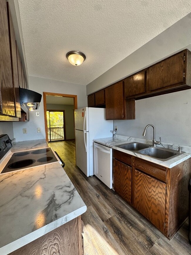 Photo - Charming 2 Bedroom Townhome in Cottage Gro...