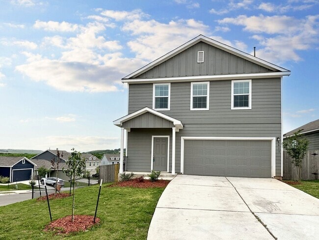 Building Photo - Modern 4/BR 2.5/BA Home with Spacious Livi...