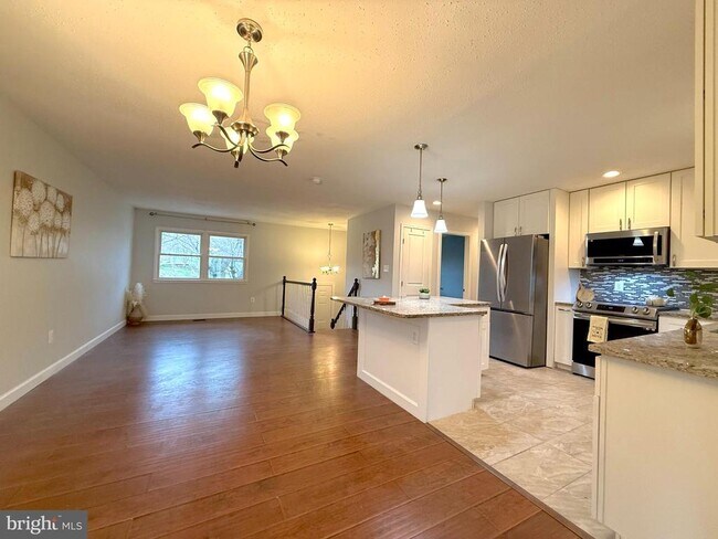 Photo - 4959 Linsey Ct