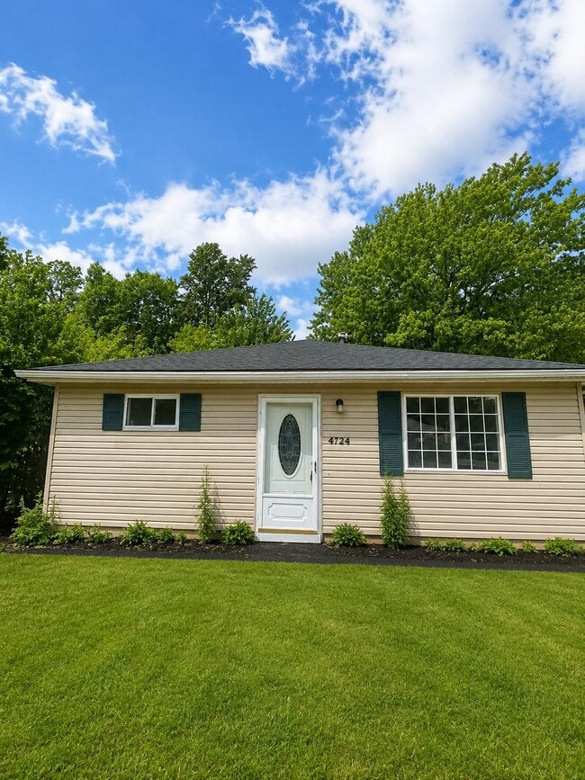 Building Photo - 4724 Homewood Dr