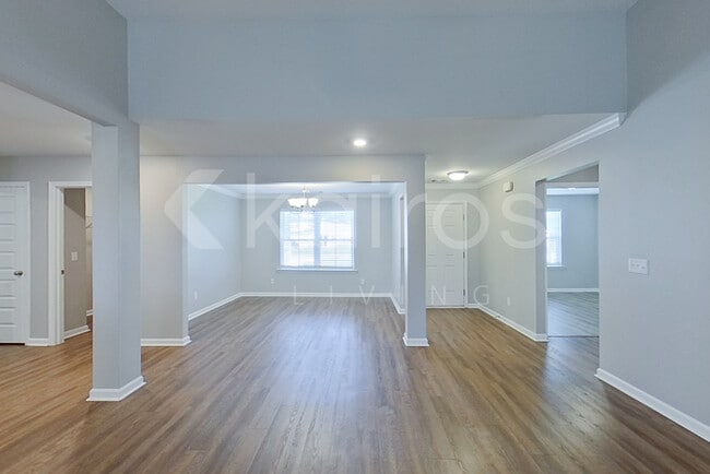 Photo - 203 Western Red Cedar Dr