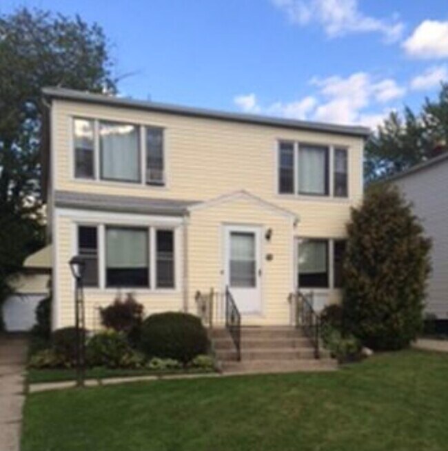 4067 Harlem Rd Unit Bottom